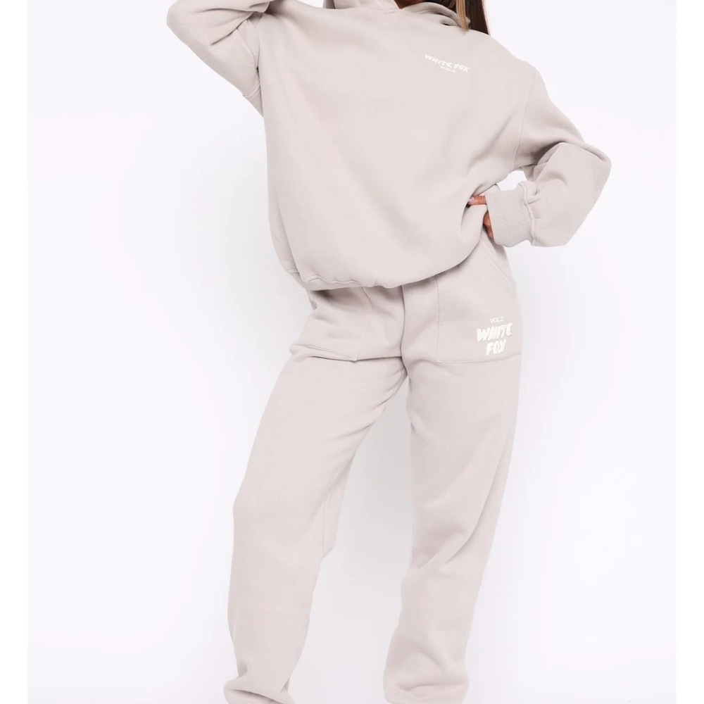 🤍White Fox🤍 Boutique Cream Hoodie - Picture 4 of 4